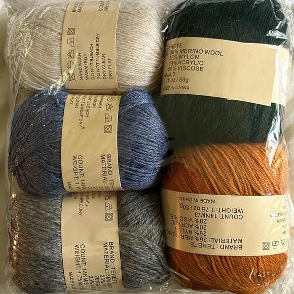 CHILDREN’S TOY PATTERN AND MERINO WOOL BLEND YARN - Picture 2 of 6